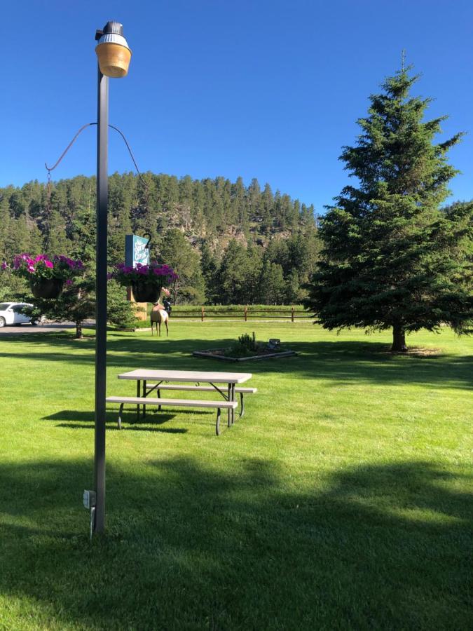 Spring Creek Inn Hill City Exteriör bild